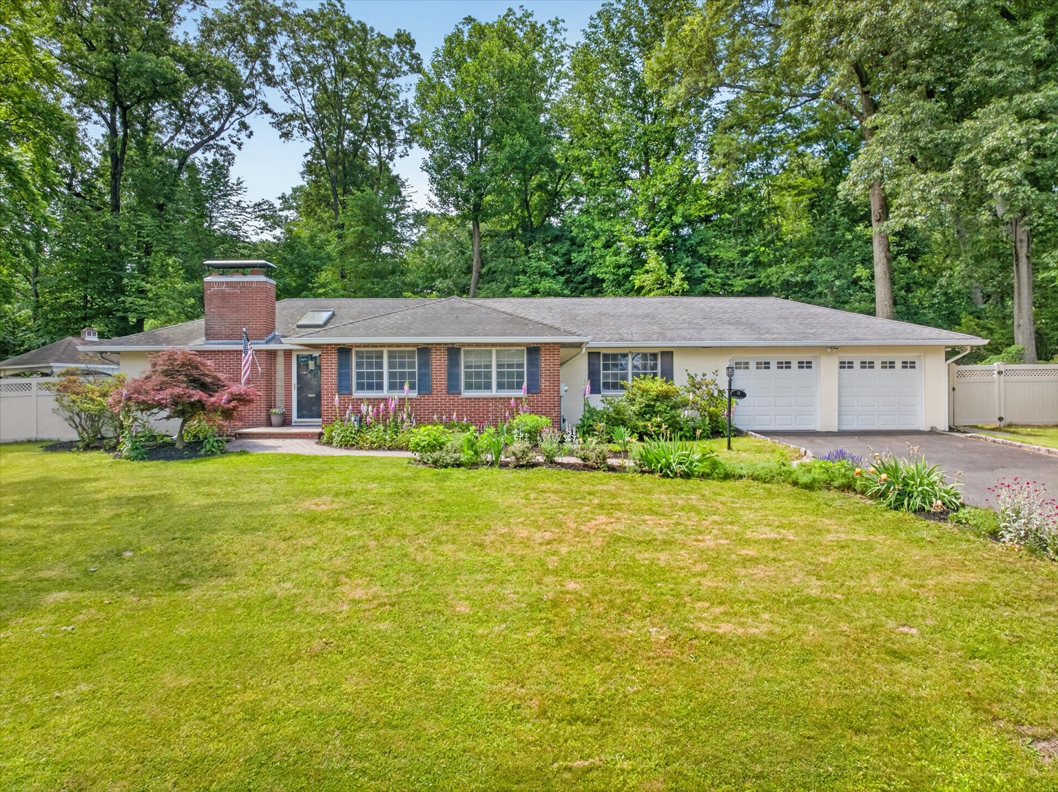 A brick ranch home in Pearl River